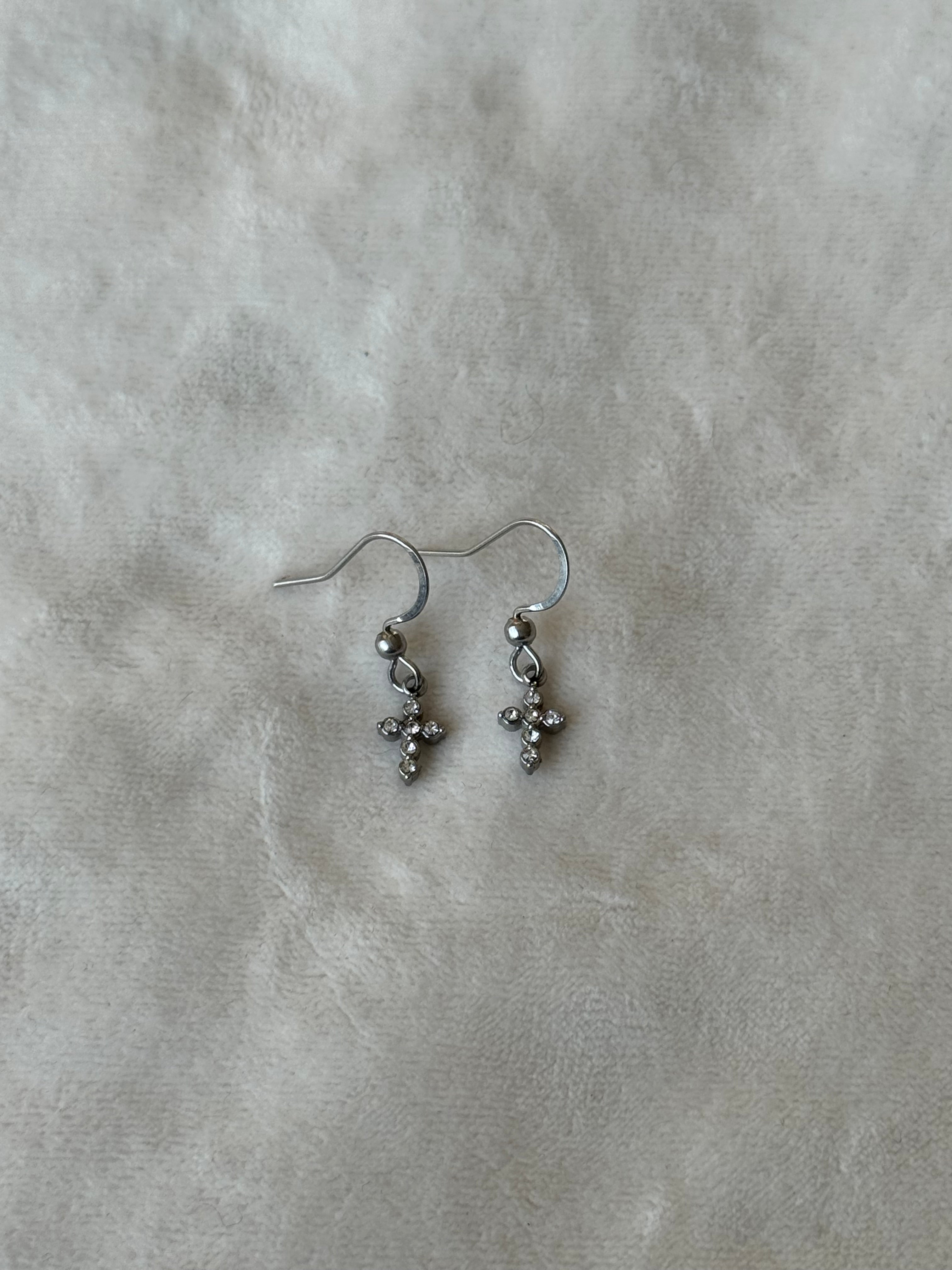 Oorbellen zilver kruisje