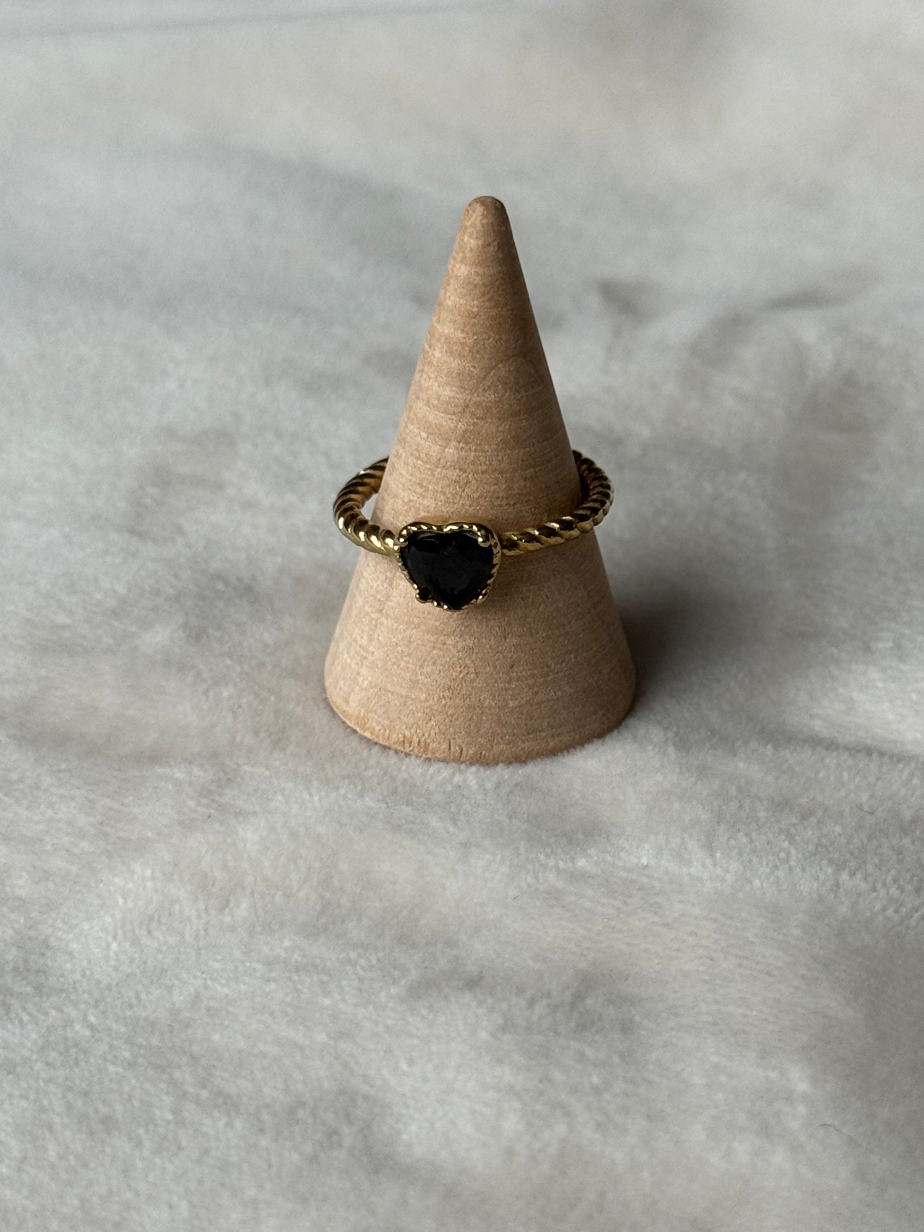 Ring goud/zwart hartje