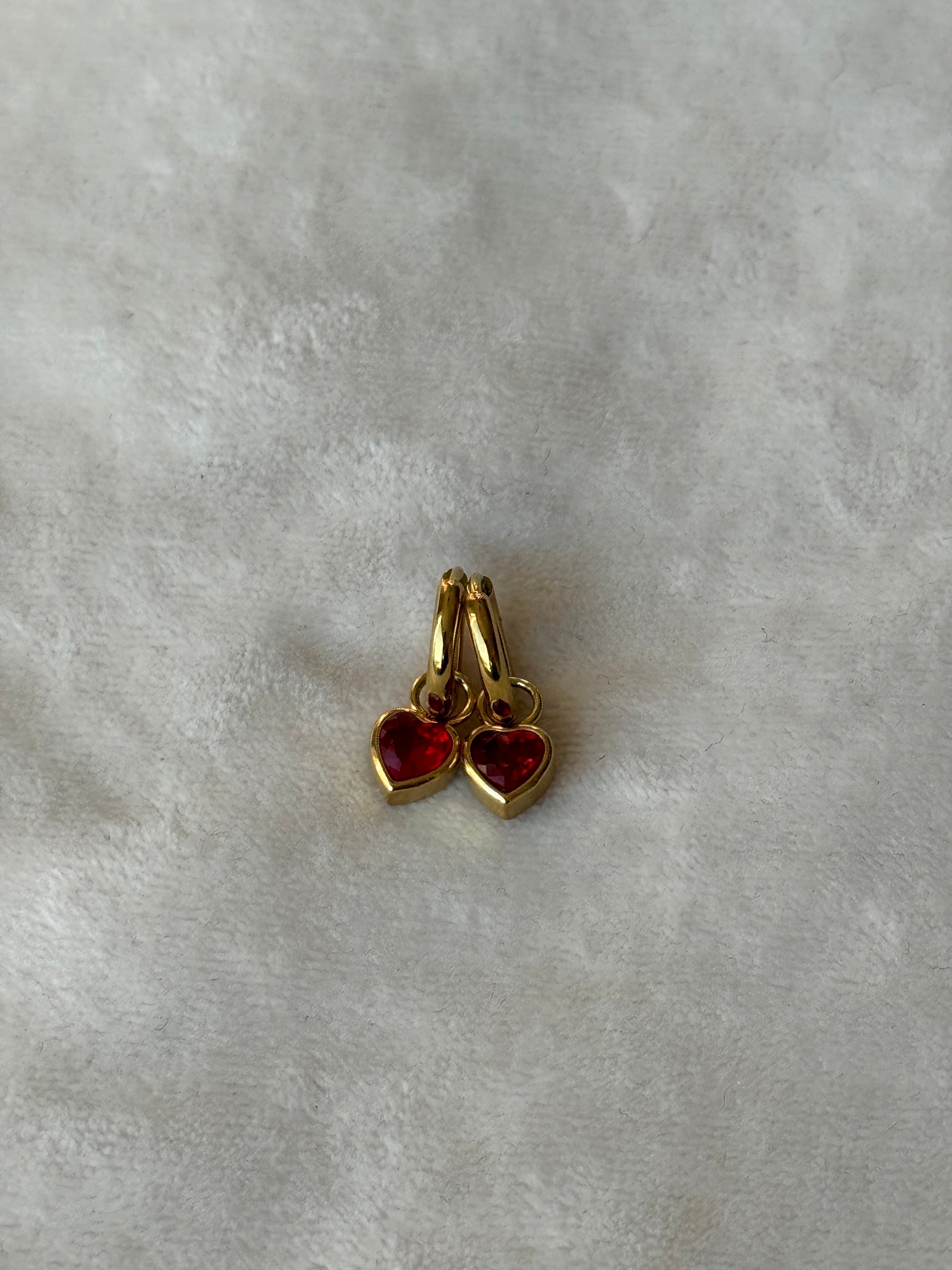 Oorbellen goud/rood hartjes