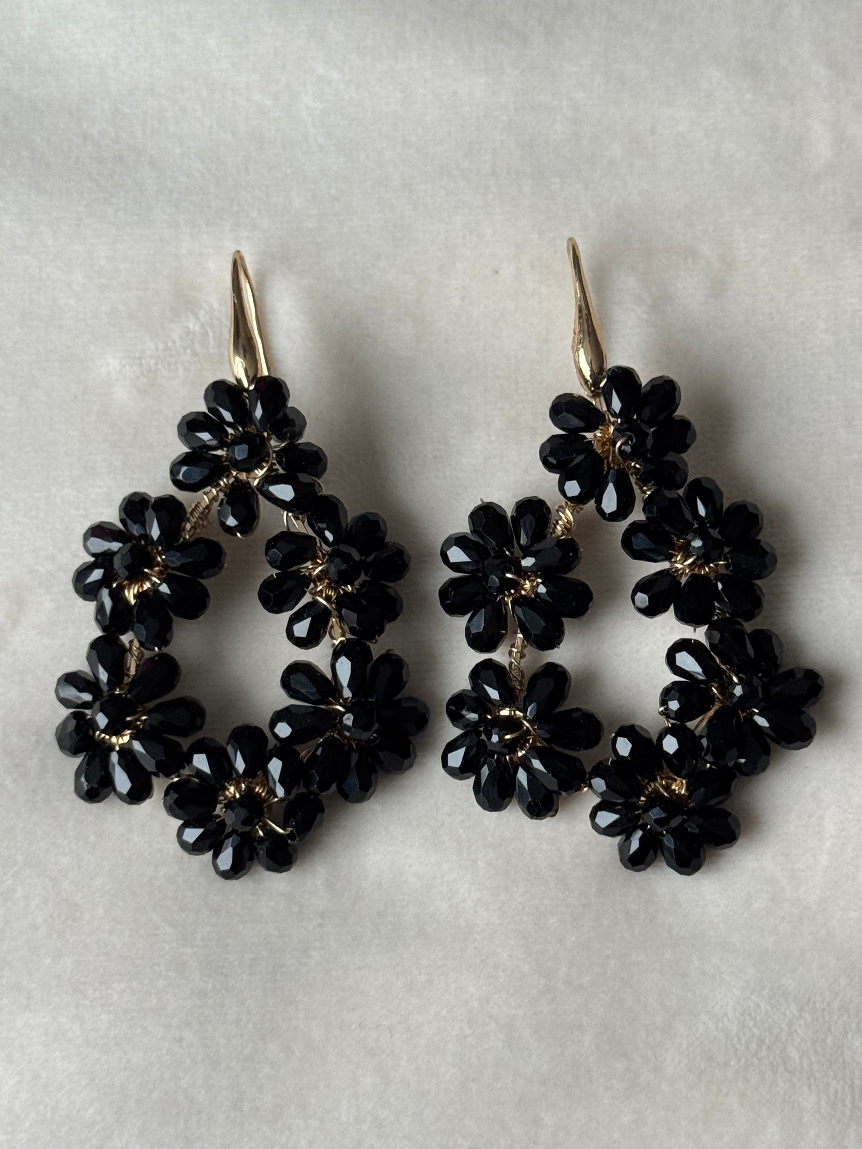 Oorbellen bloem zwart/goud
