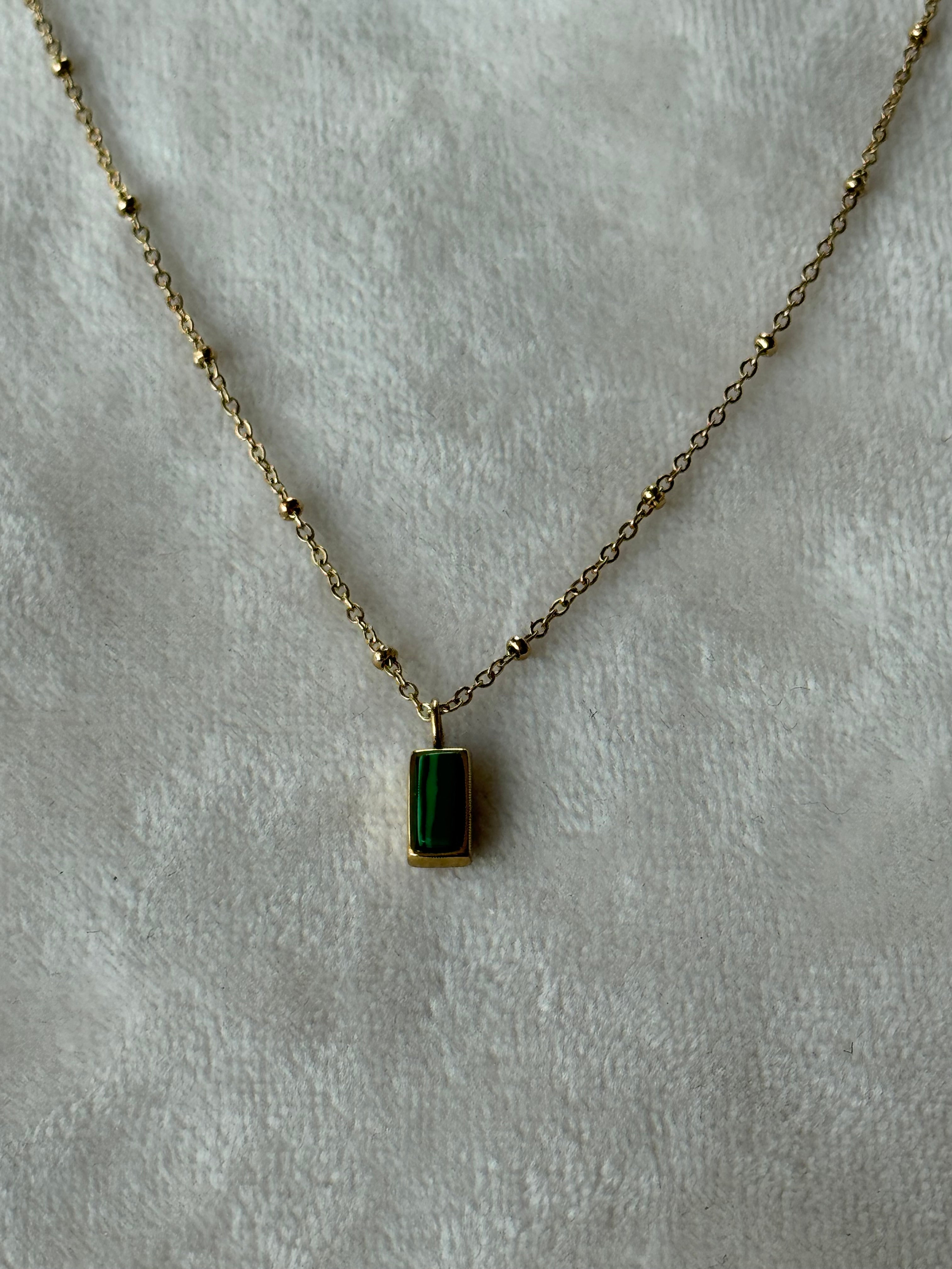 Ketting goud/groen steentje