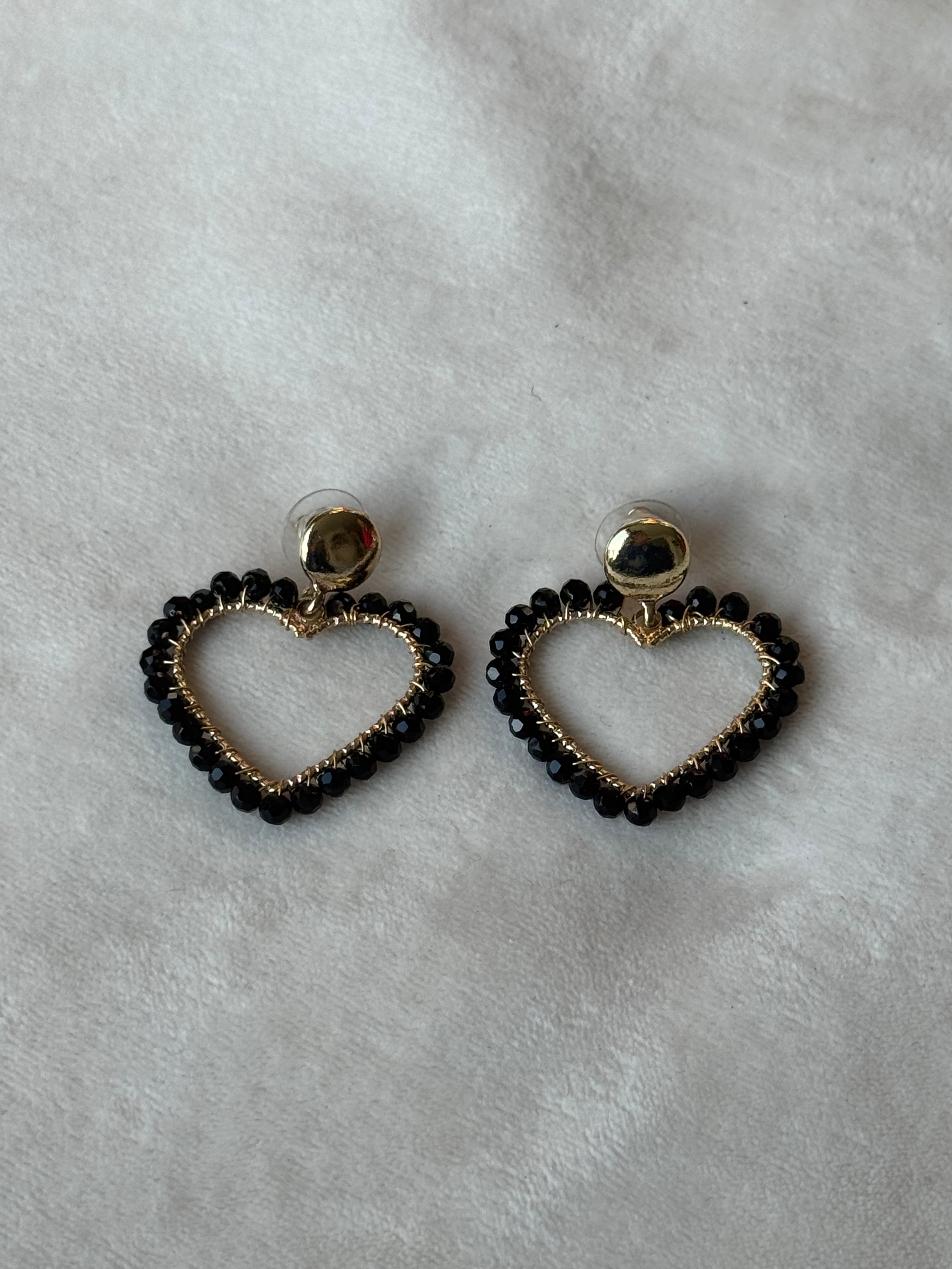 Oorbellen zwart/goud hart