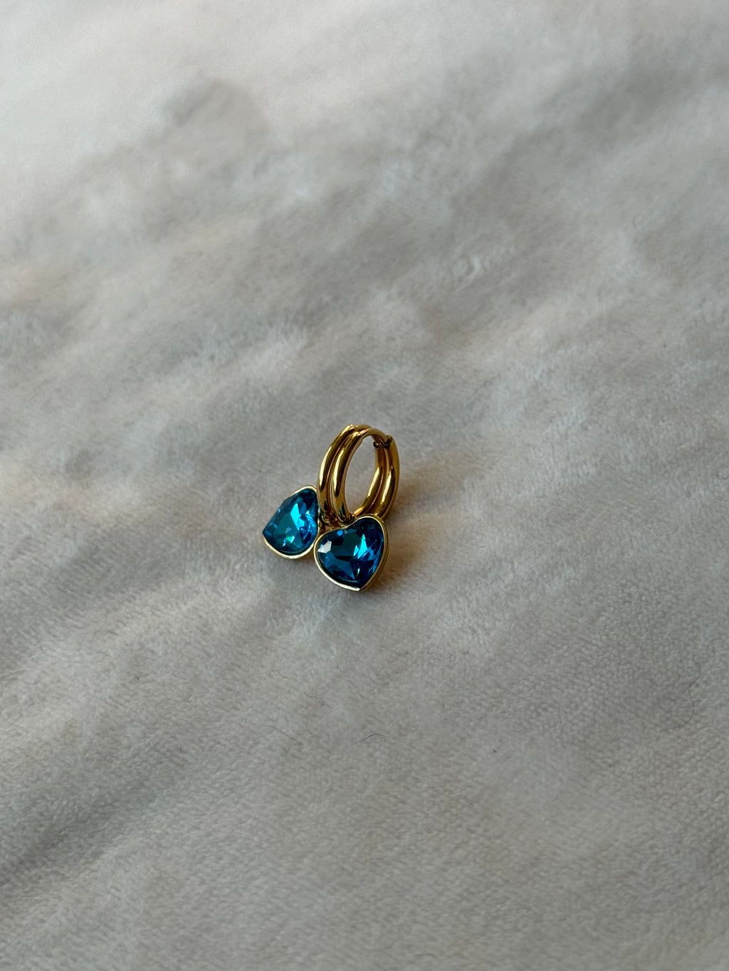 Oorbellen goud/blauw hartjes