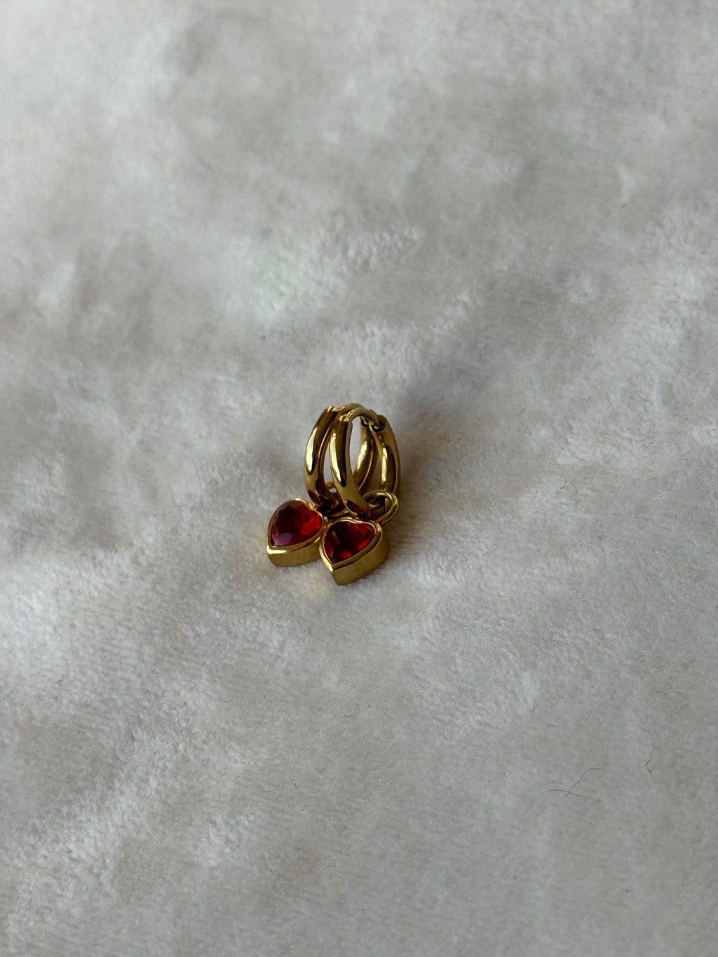 Oorbellen goud/rood hartjes